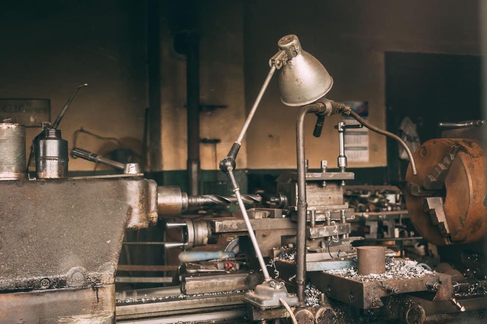 Établi d'atelier pour la fabrication de flexibles